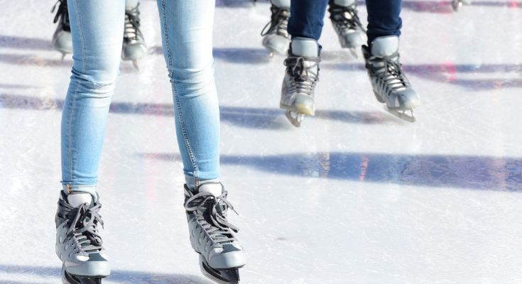 Gratis schaatsen tijdens schooltijd op de ijsbaan in het centrum van Zeist