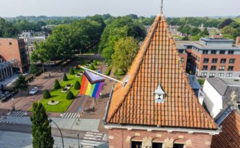 gemeentehuis zeist regenboogvlag coming out day